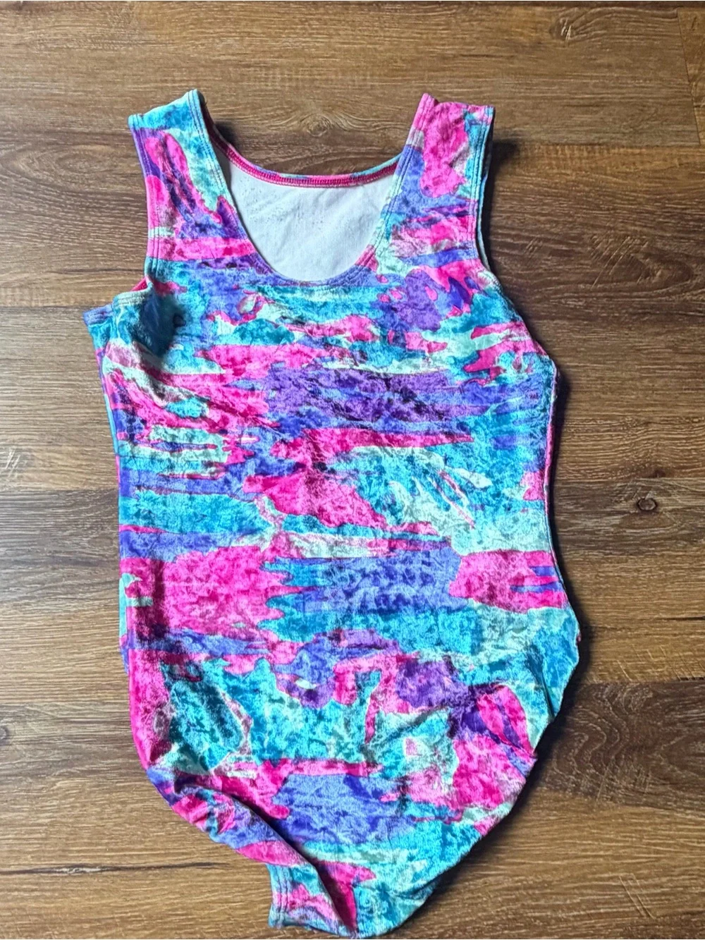 GK vibrant tie